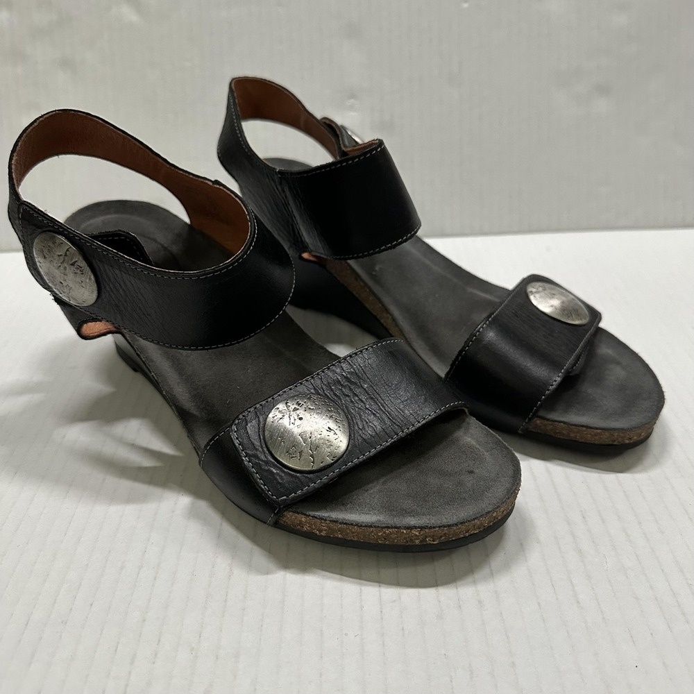 Taos Carousel 3 Shoes Womens Size 8.5 39 Black Leather Slingback Wedge Sandals
